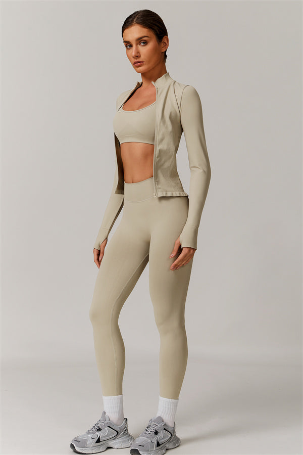 Conjunto de 3 piezas Nova Luxe: chaqueta, sujetador deportivo y leggings