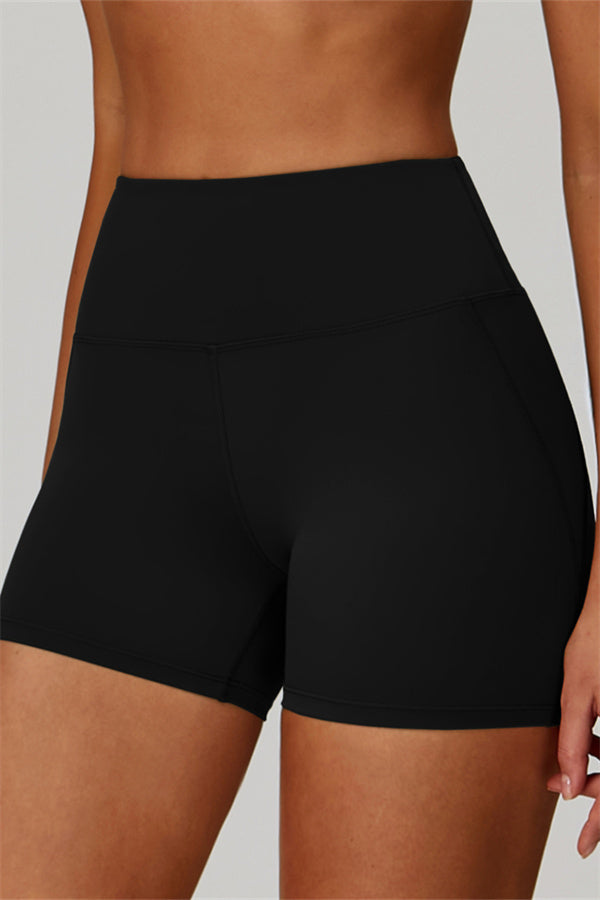 Conjunto de 2 piezas de shorts y top deportivo halter atrevido