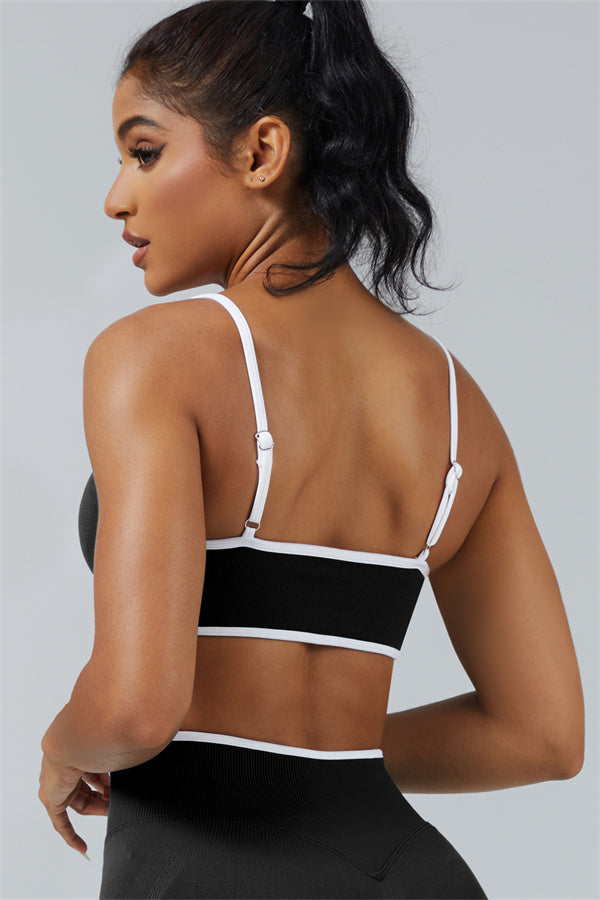 El conjunto de 2 piezas de leggings y sujetador deportivo Elevate
