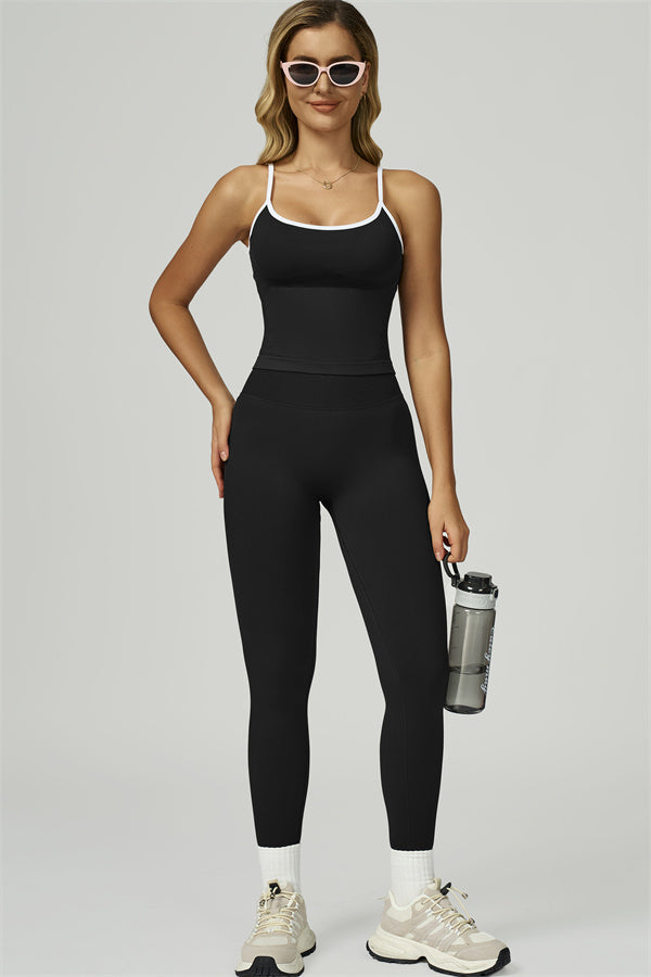 El conjunto de dos piezas de top corto y leggings Prime Line