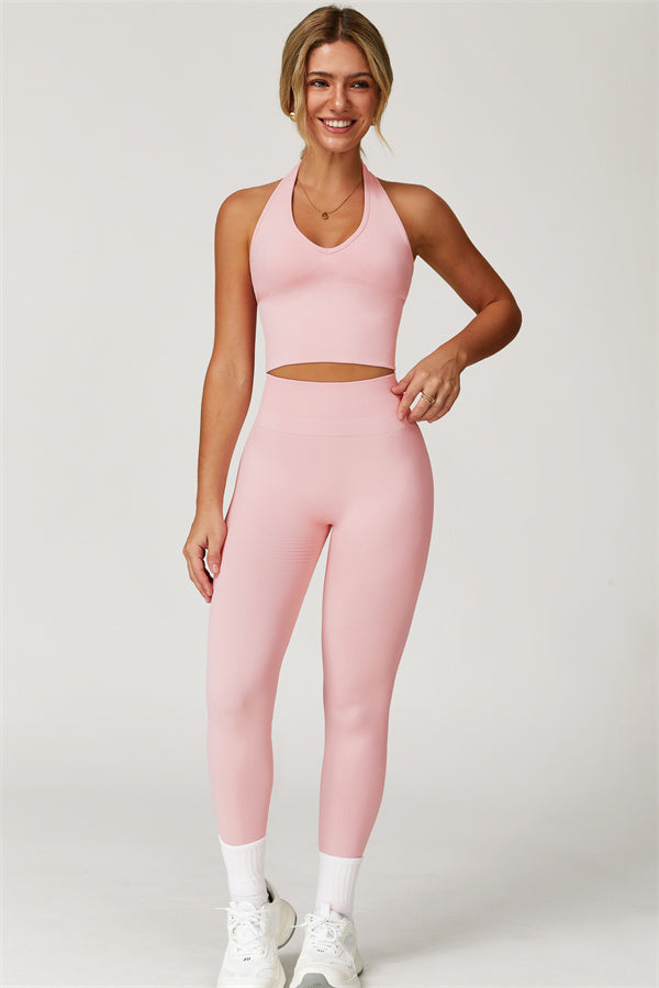 El conjunto de 3 piezas de chaqueta, sujetador deportivo y leggings Delight