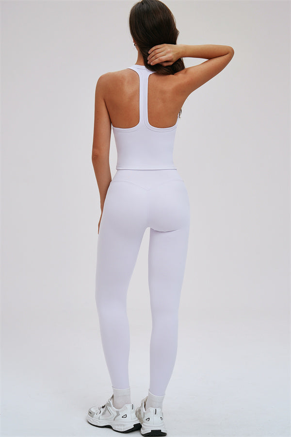 El conjunto de dos piezas Svelte Tank Top y Leggings