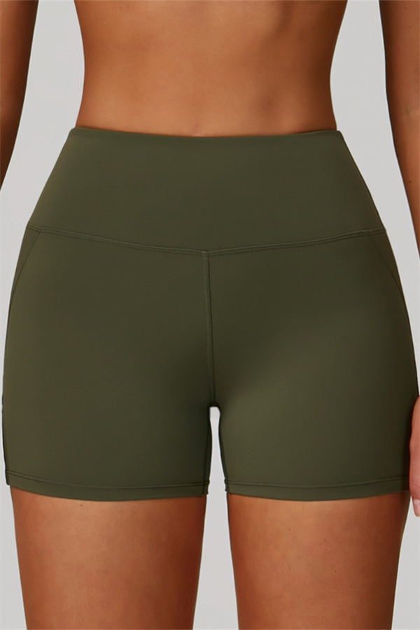 Conjunto de 2 piezas de shorts y top deportivo con espalda cruzada The Bold
