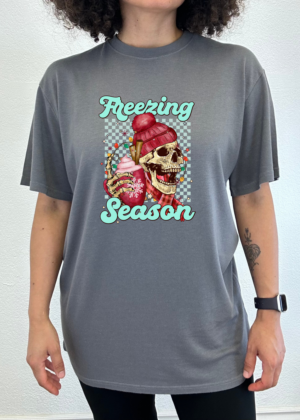 Camiseta Gráfica Unisex de Manga Corta de Viscosa de Bambú/Algodón Orgánico "Temporada de Frío"