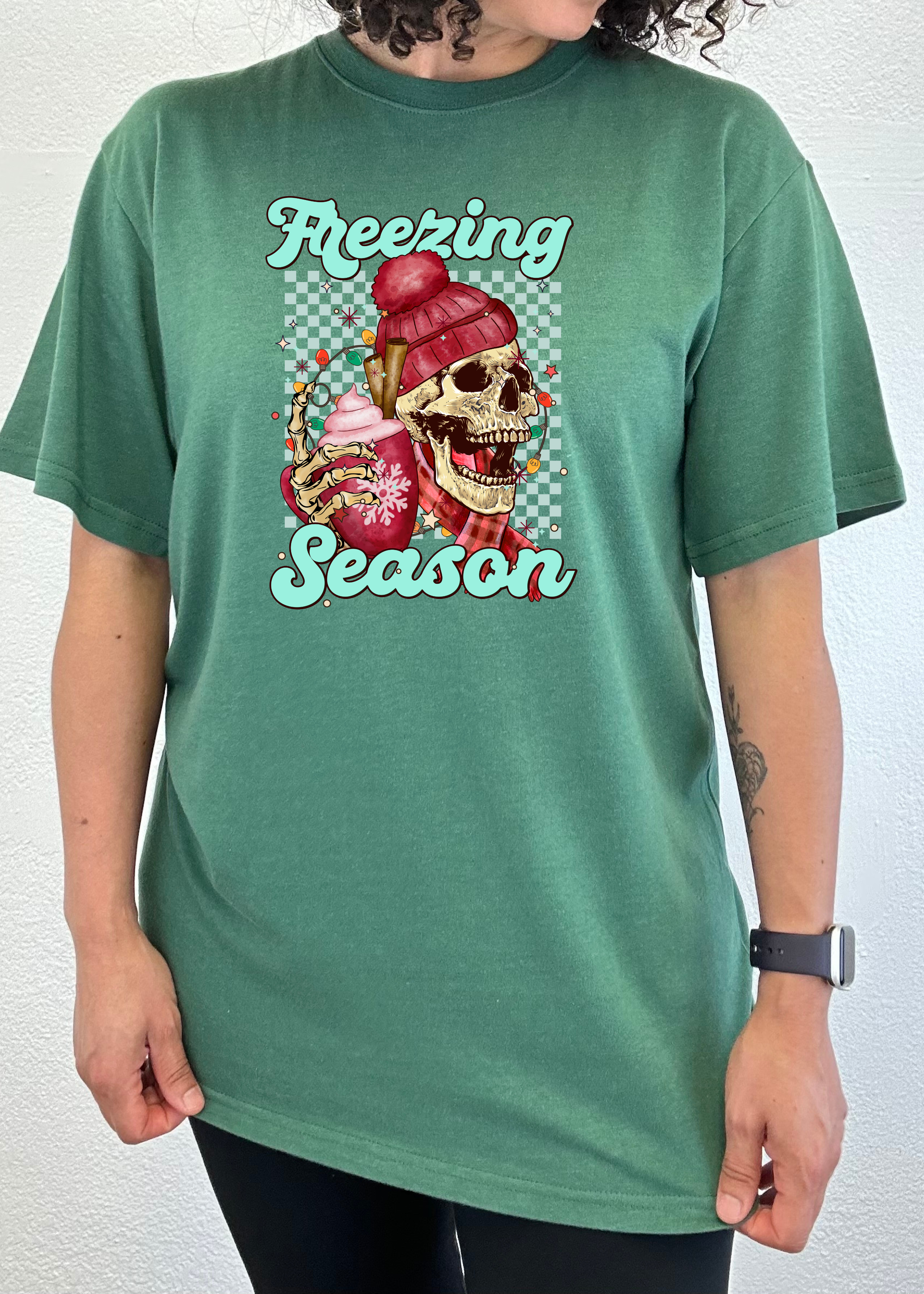 Camiseta Gráfica Unisex de Manga Corta de Viscosa de Bambú/Algodón Orgánico "Temporada de Frío"