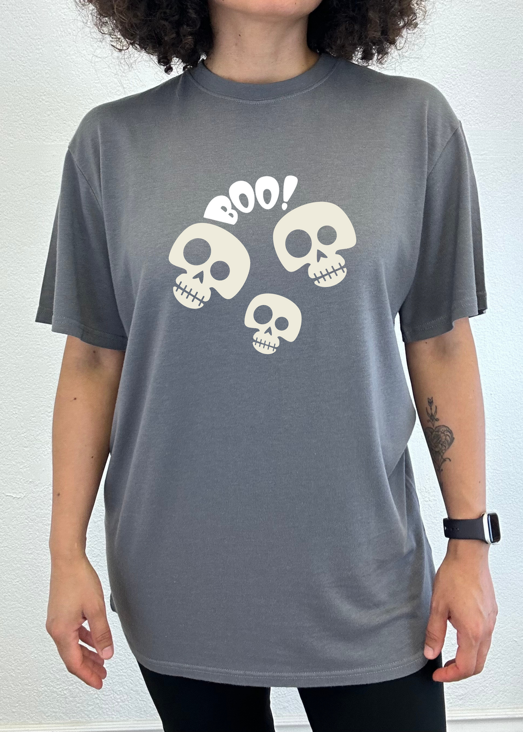 Camiseta gráfica de manga corta de bambú/algodón orgánico unisex "Halloween Boo"