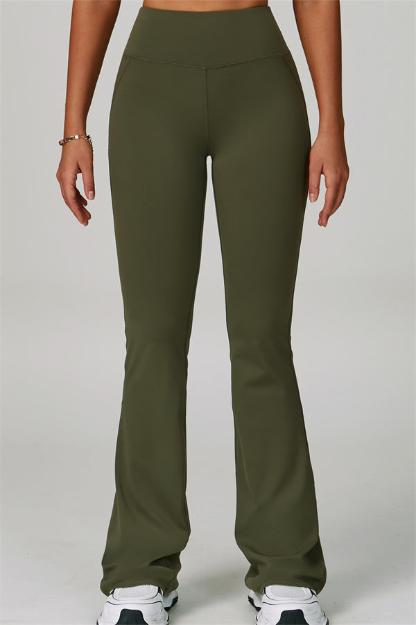 Conjunto de 2 piezas de sujetador deportivo atrevido con espalda cruzada y leggings acampanados