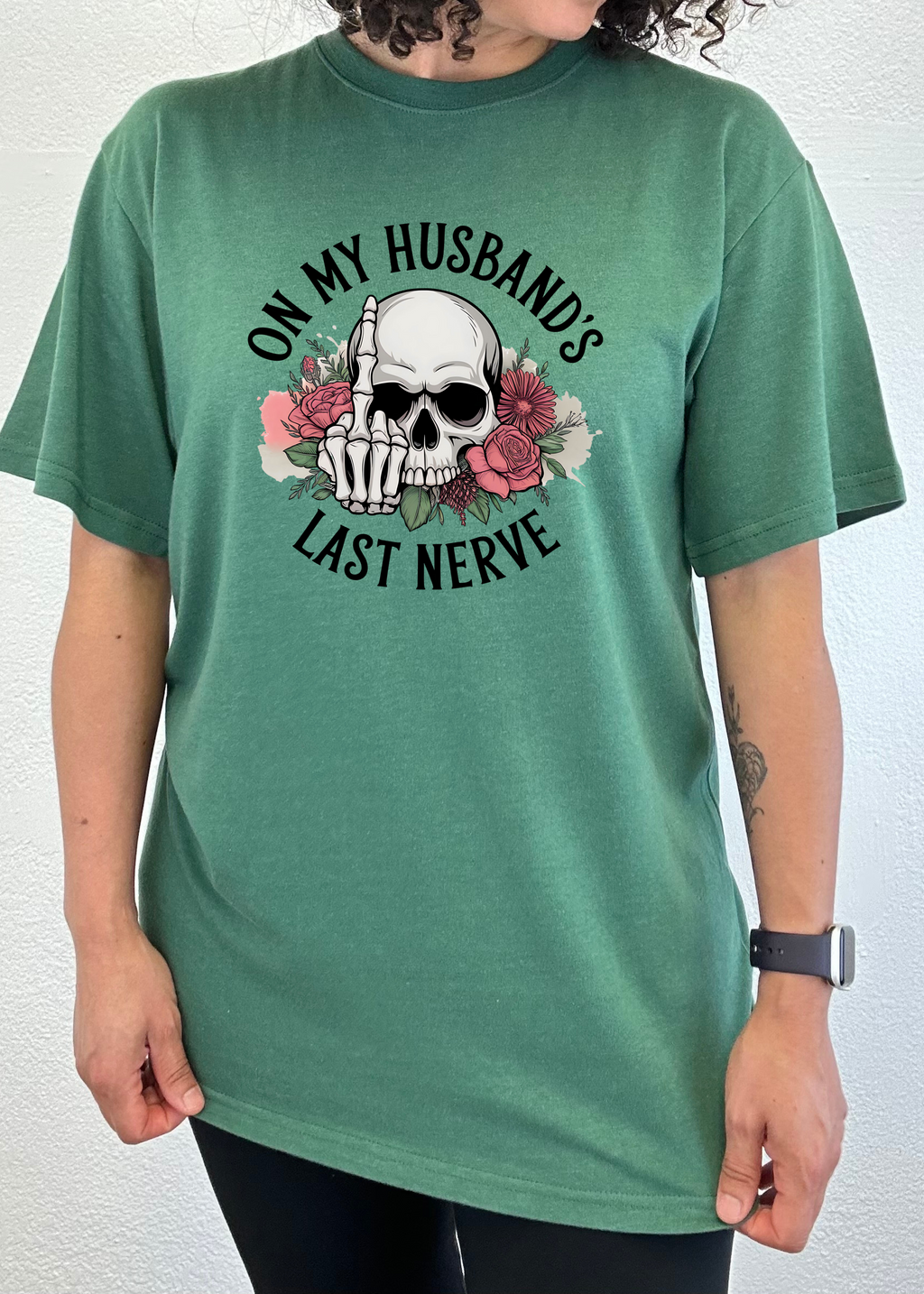 Camiseta Gráfica Unisex de Bambú/Algodón con Sublimación "En el Último Nervio de Mi Esposo"