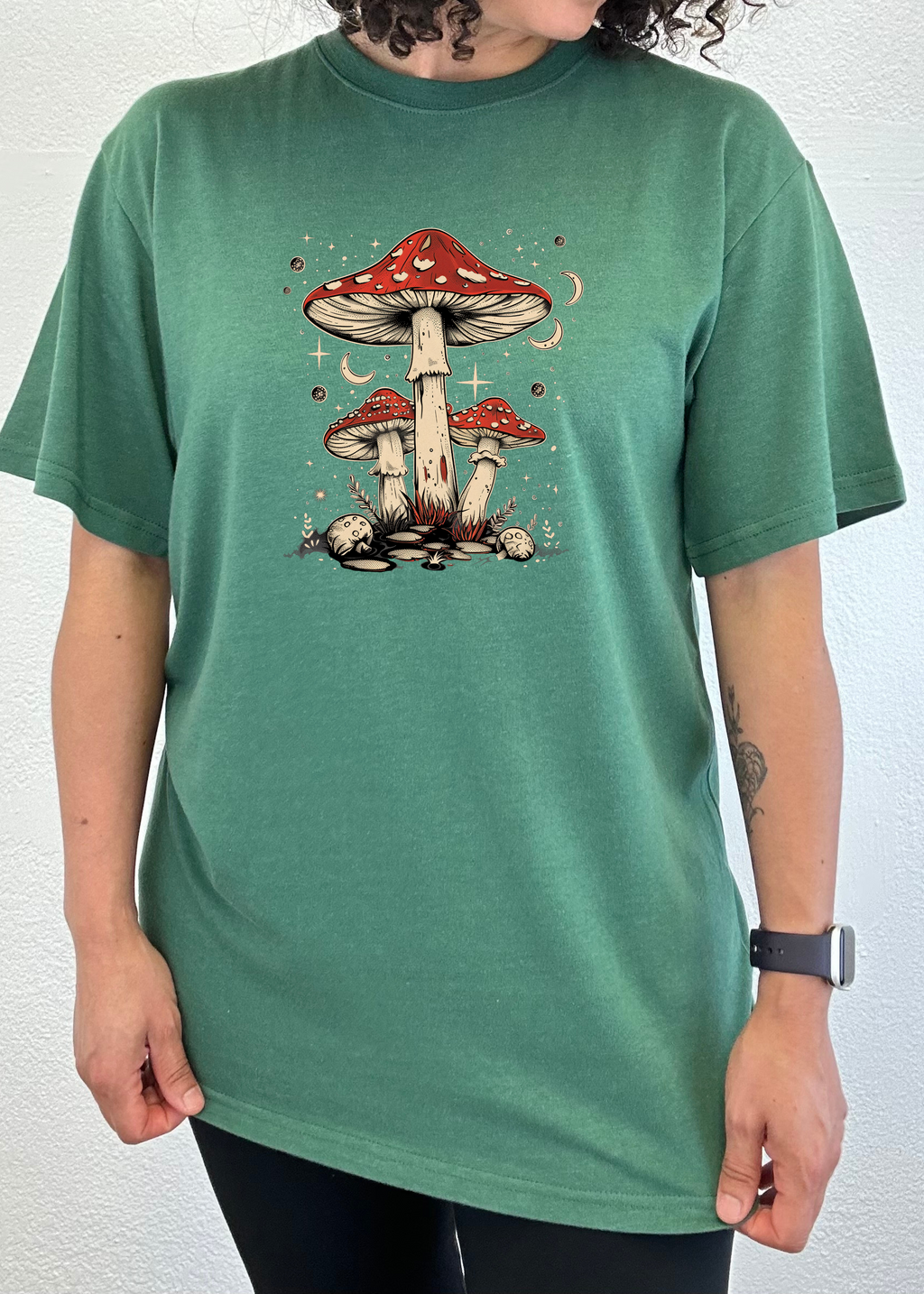 Camiseta gráfica unisex de bambú/algodón "Boho Retro Hippie Mushrooms Natural"