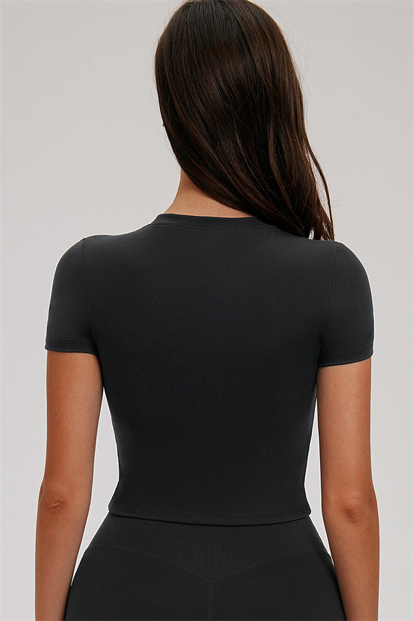 El conjunto de dos piezas Svelte de camiseta y leggings