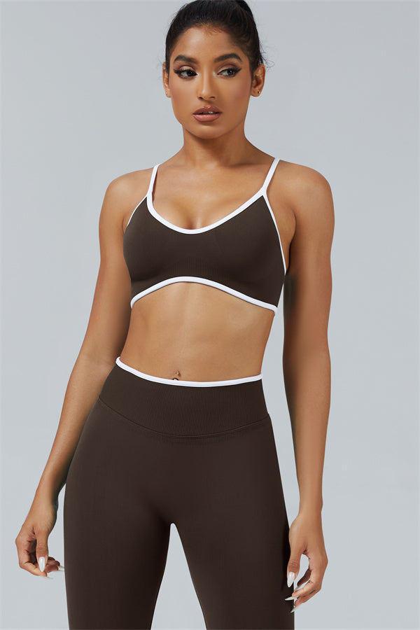 El conjunto de 2 piezas de leggings y sujetador deportivo Elevate