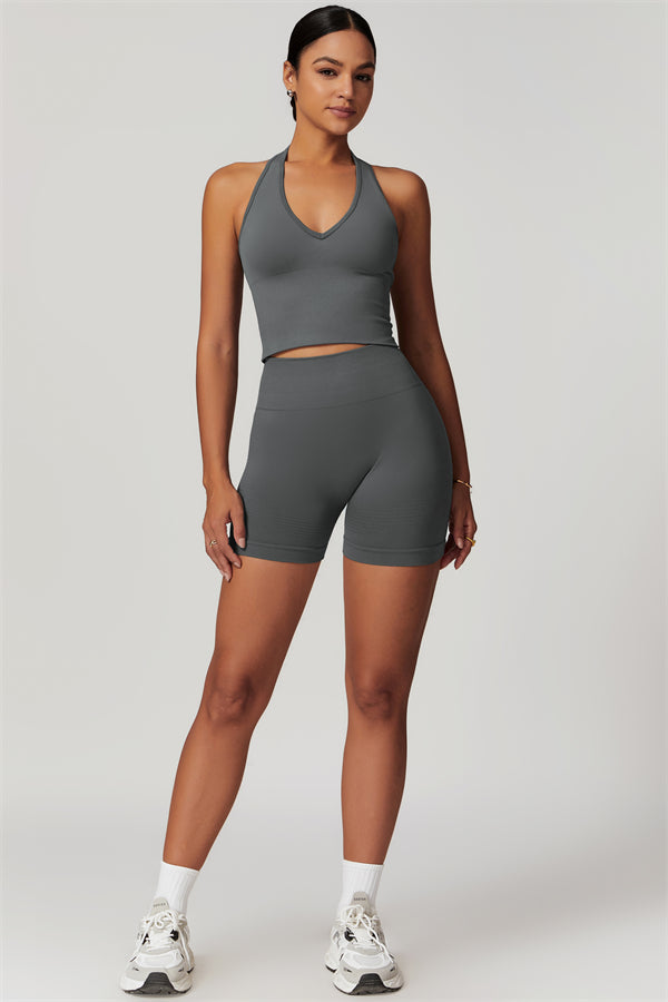El conjunto de 2 piezas de top halter y shorts Delight