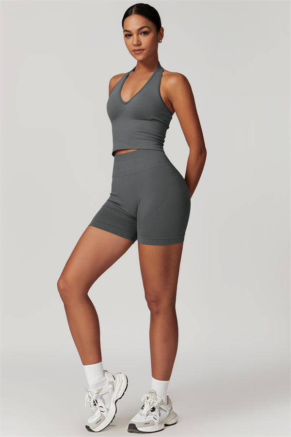 El conjunto de 2 piezas de top halter y shorts Delight