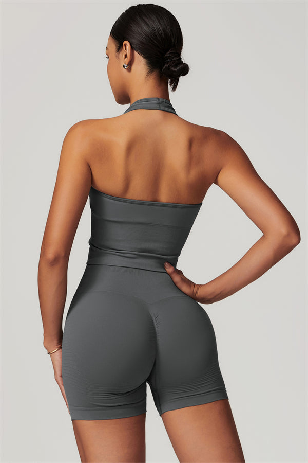 El conjunto de 2 piezas de top halter y shorts Delight