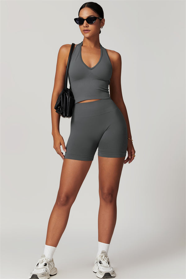 El conjunto de 2 piezas de top halter y shorts Delight