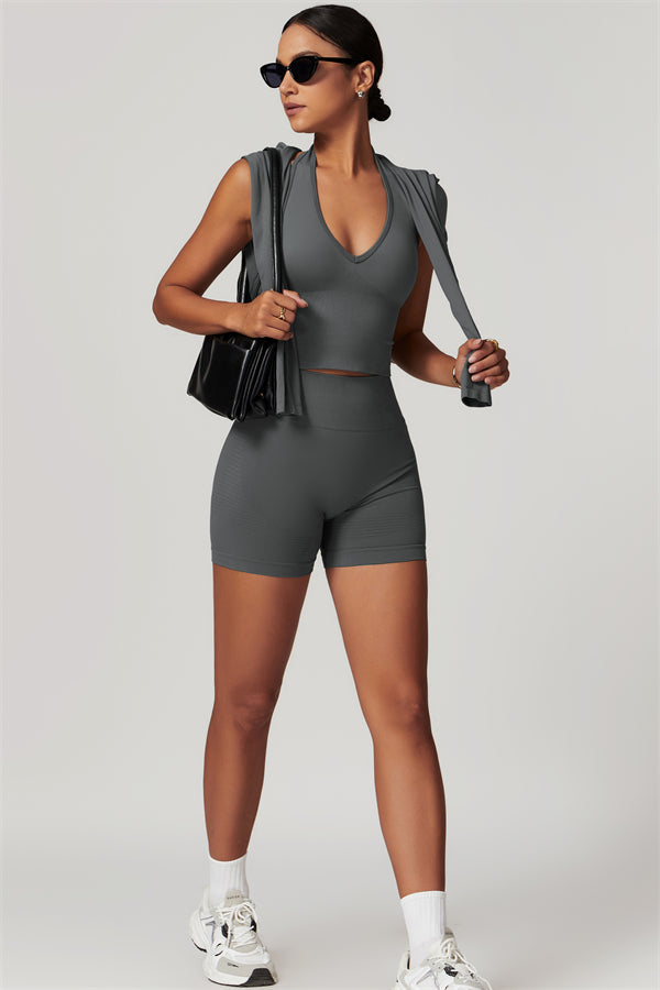 El conjunto de 2 piezas de top halter y shorts Delight