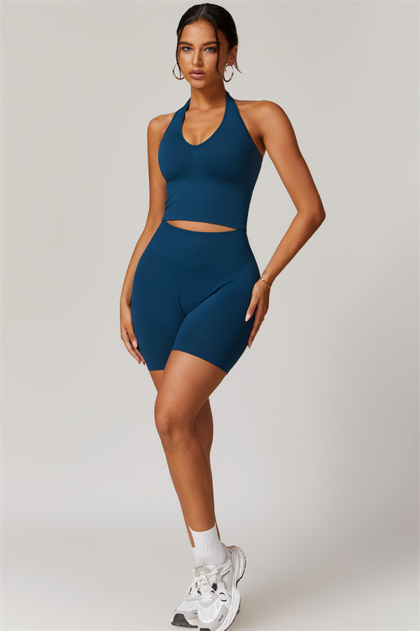 El conjunto de 2 piezas de top halter y shorts Delight