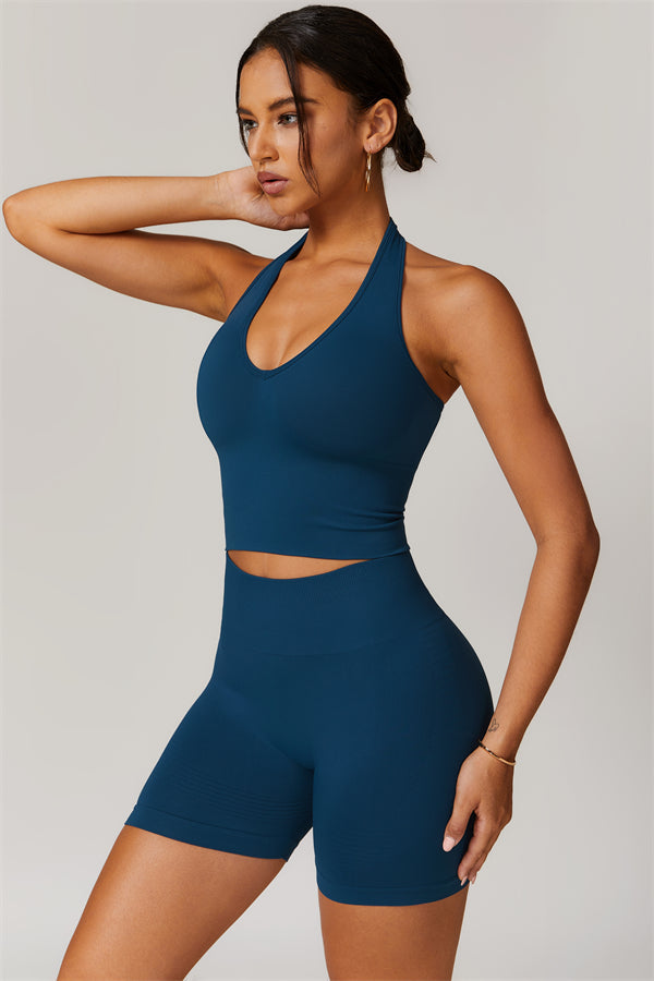 El conjunto de 2 piezas de top halter y shorts Delight