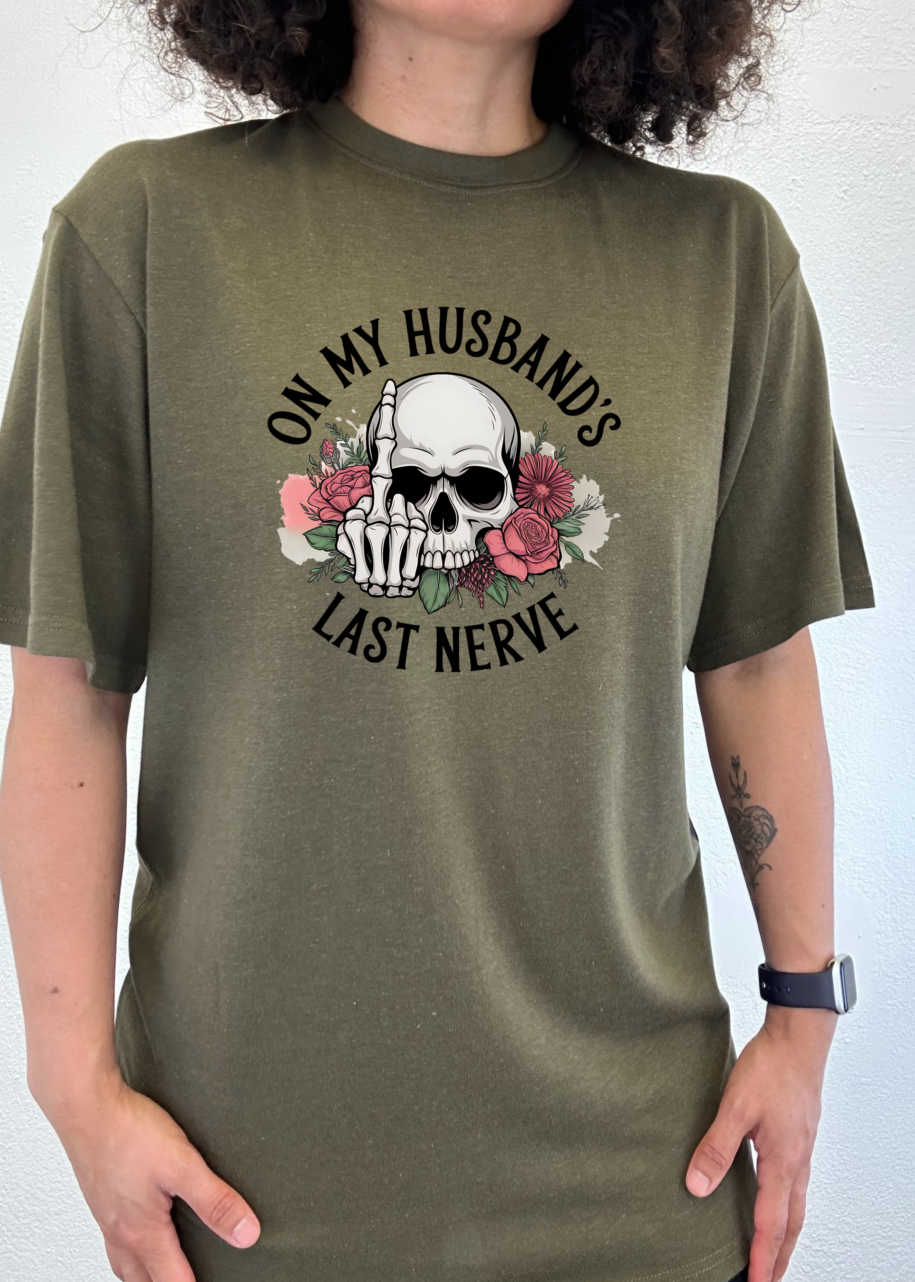 Camiseta Gráfica Unisex de Bambú/Algodón con Sublimación "En el Último Nervio de Mi Esposo"