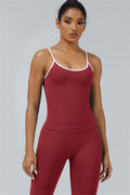 El conjunto de 2 piezas de top corto y leggings Elevate