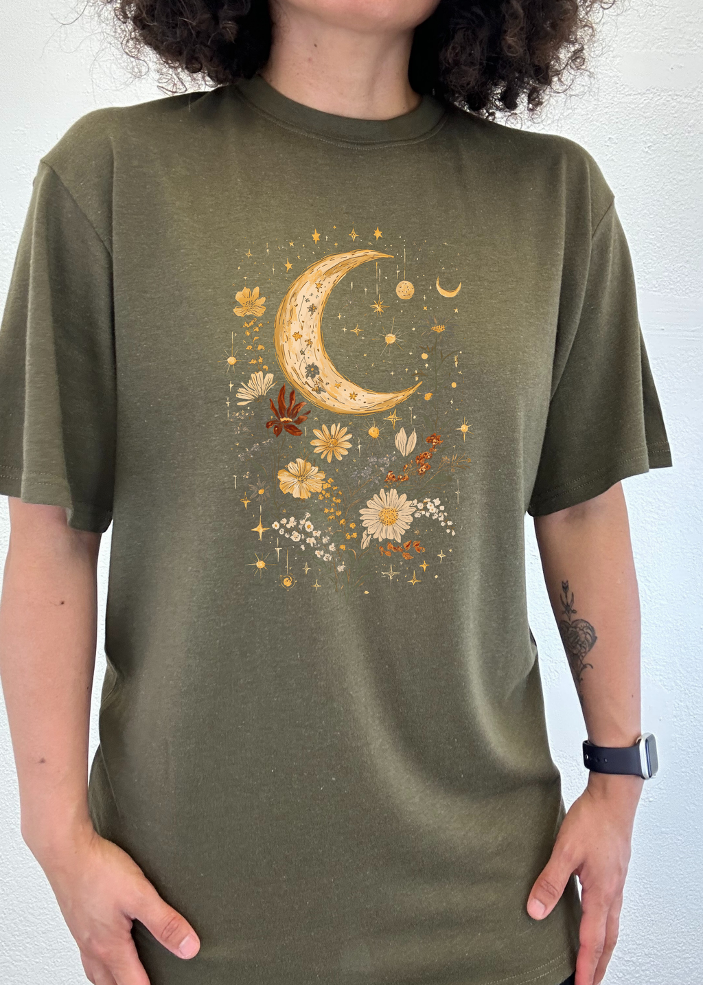 Camiseta gráfica unisex vintage de bambú/algodón con flores bohemias de luna celestial