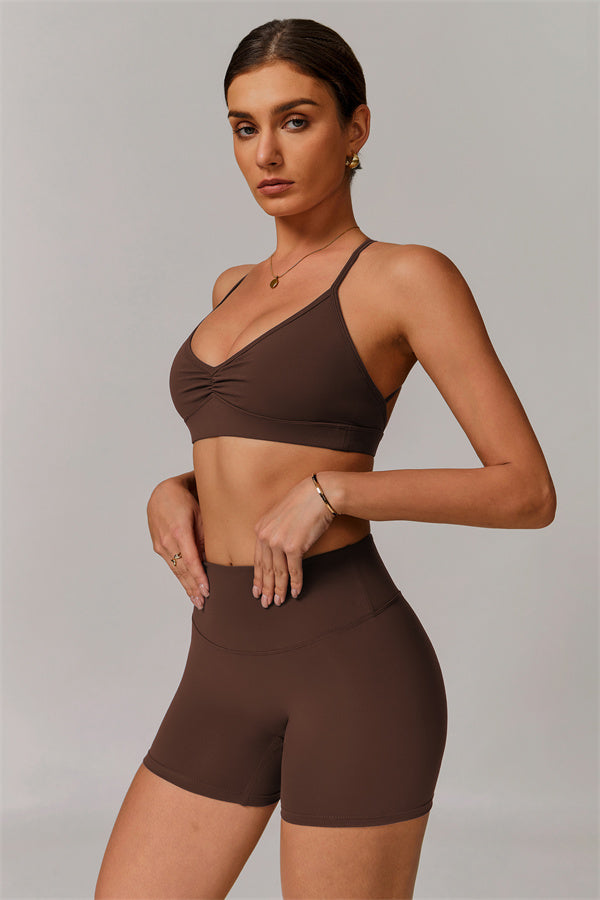 El sujetador deportivo delicado