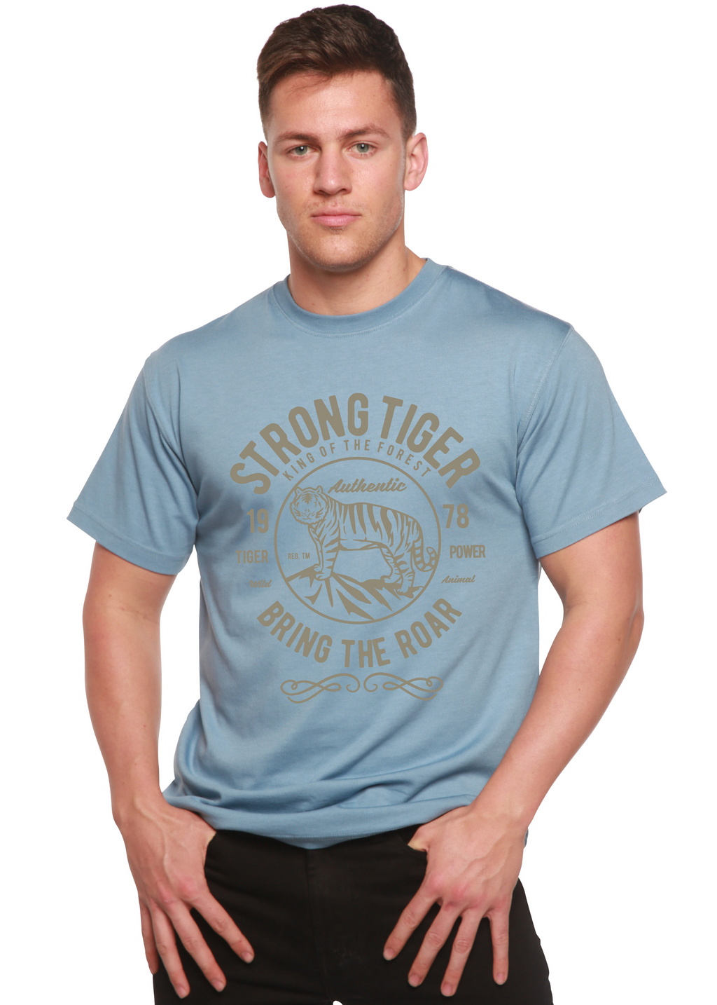 Camiseta gráfica de manga corta de viscosa de bambú y algodón orgánico Strong Tiger Spun Bamboo® para hombre