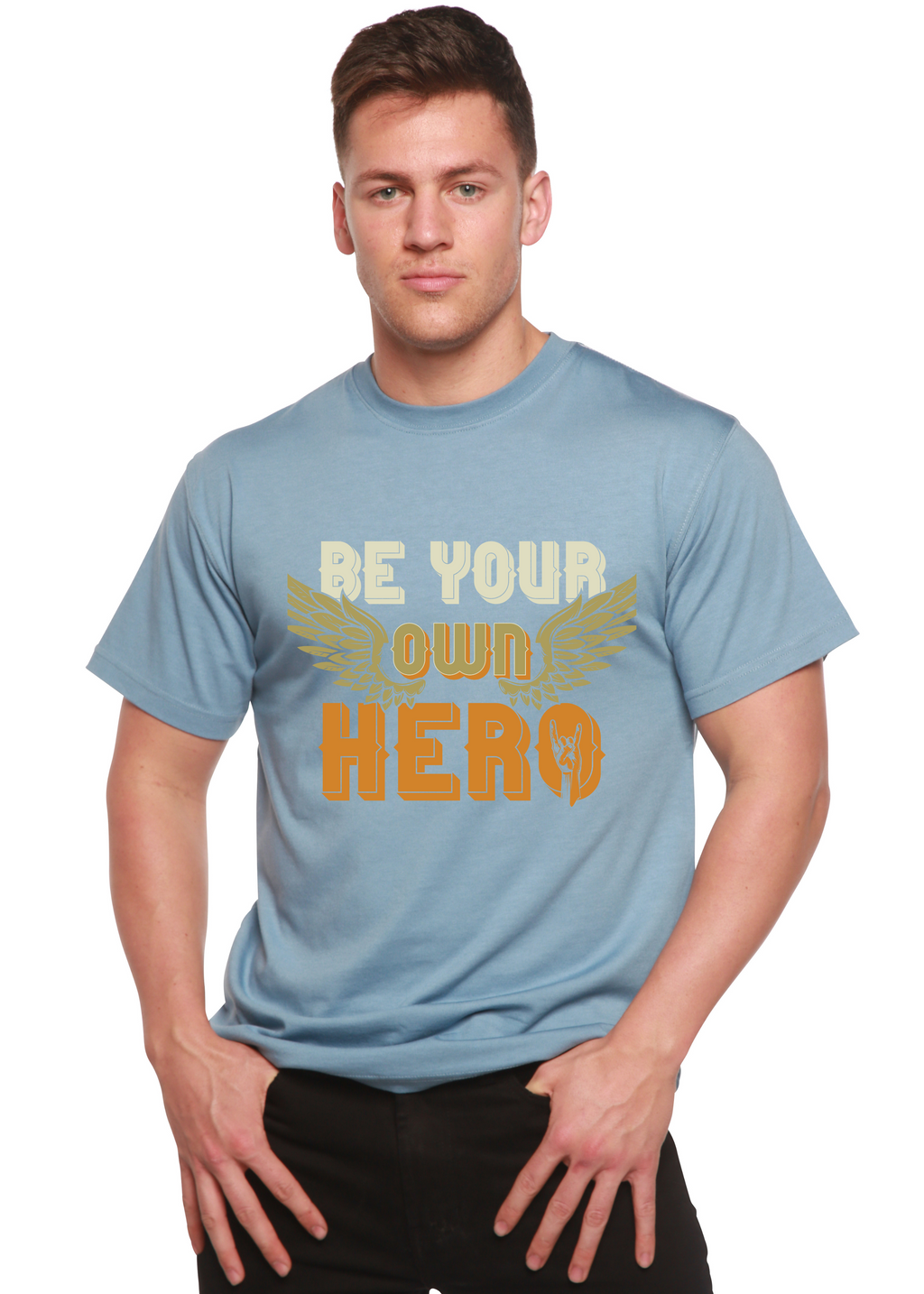 Camiseta gráfica de manga corta de bambú/algodón orgánico para hombre "Sé tu propio héroe"