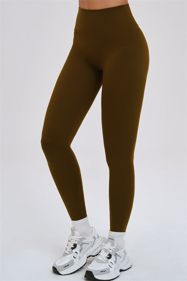 El conjunto de dos piezas Svelte Tank Top y Leggings