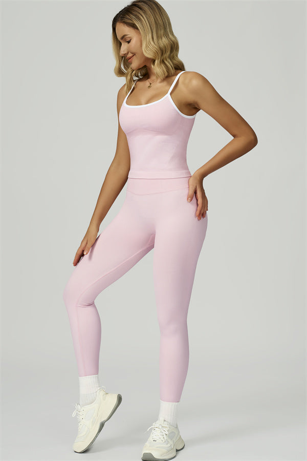 El conjunto de dos piezas de top corto y leggings Prime Line