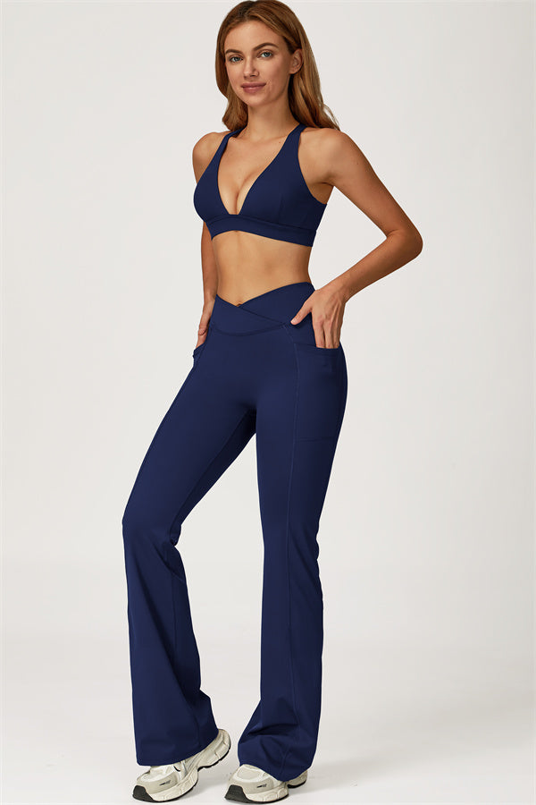 El conjunto de 2 piezas de sujetador deportivo y leggings acampanados Glacier
