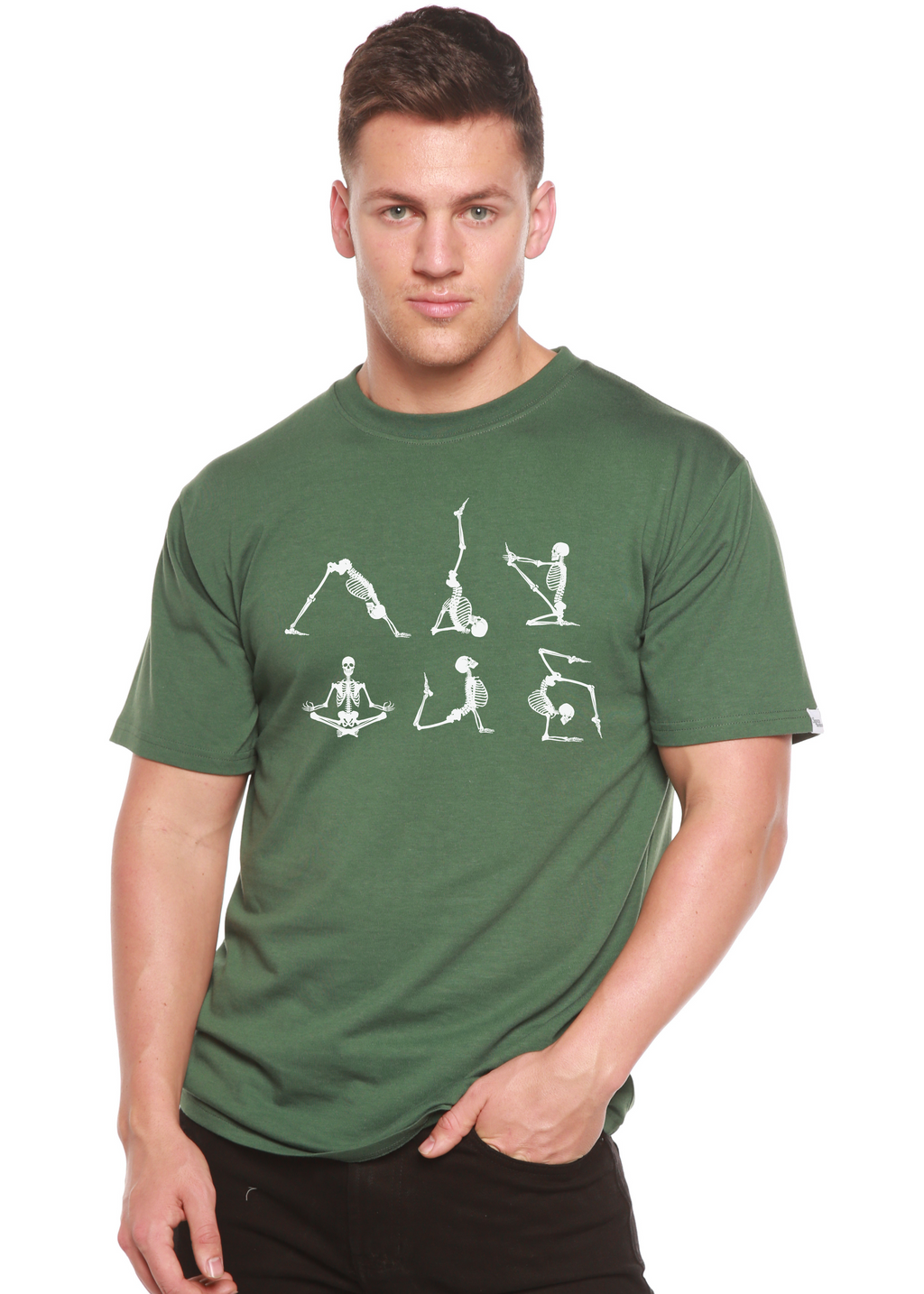 Camiseta gráfica de manga corta de bambú/algodón orgánico "Esqueleto de Halloween Namaste" para hombre