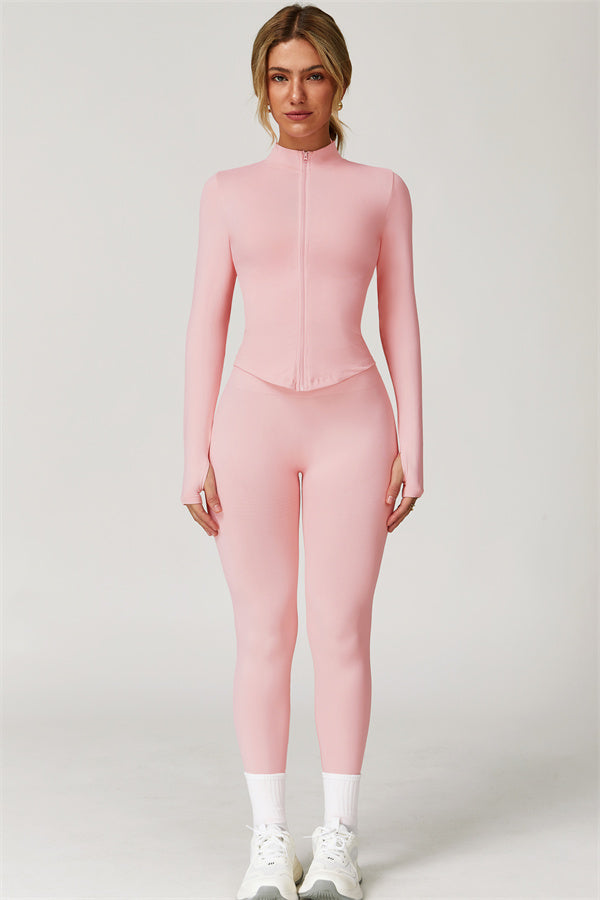 El conjunto de 3 piezas de chaqueta, sujetador deportivo y leggings Delight
