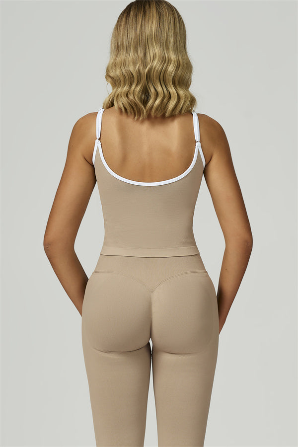 El conjunto de dos piezas de top corto y leggings Prime Line