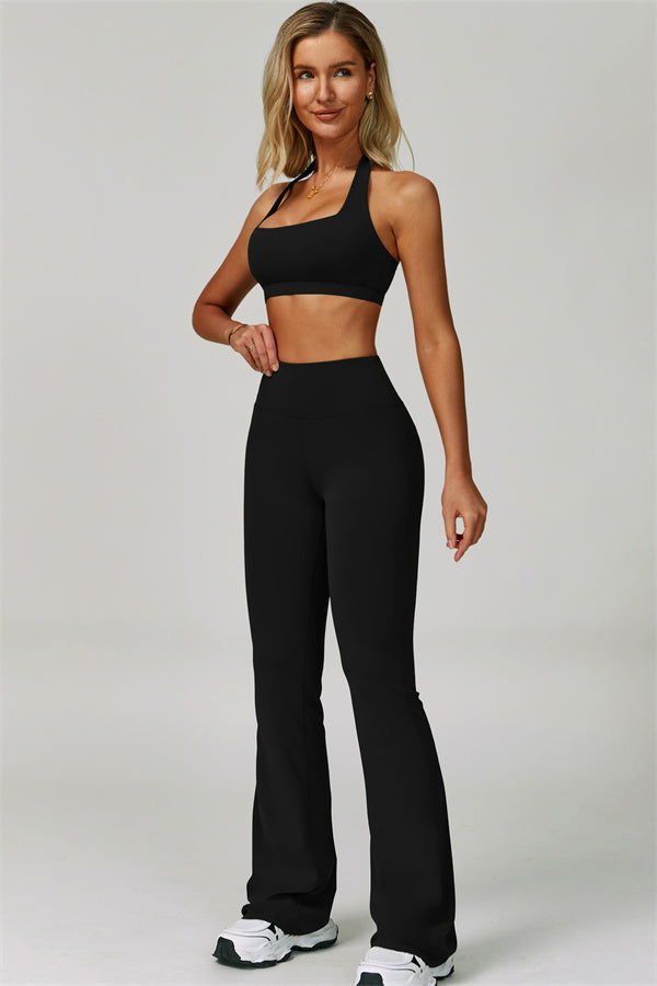 Conjunto de 2 piezas de sujetador deportivo halter atrevido y leggings acampanados