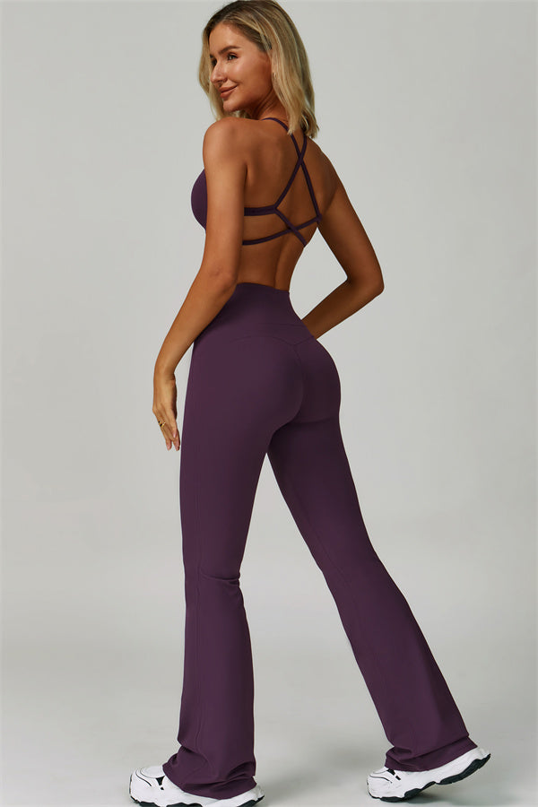 Conjunto de 2 piezas de sujetador deportivo atrevido con espalda cruzada y leggings acampanados