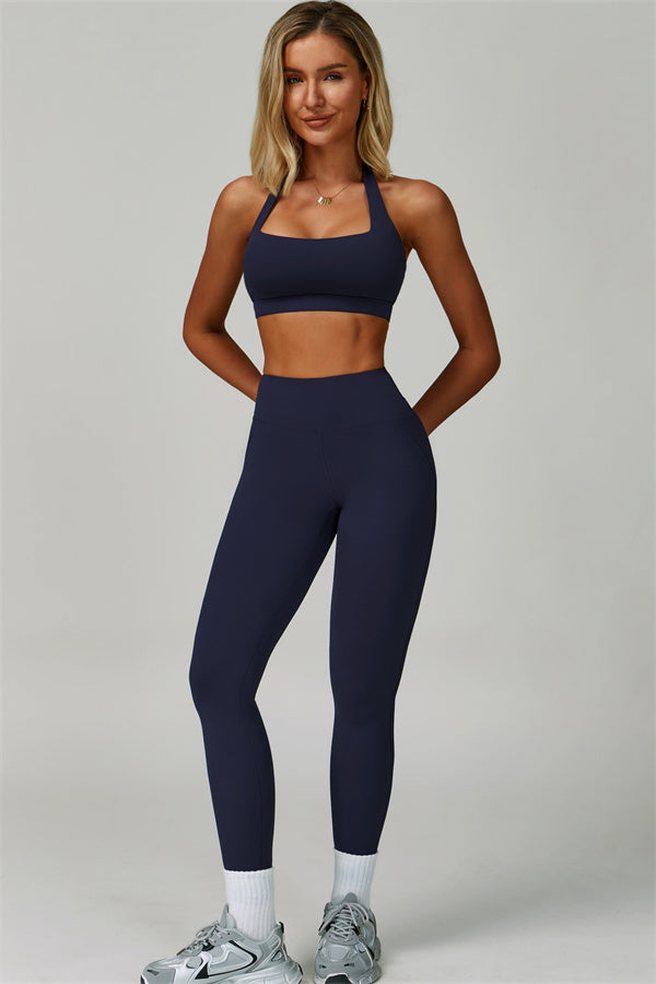 Conjunto de 2 piezas de leggings y sujetador deportivo de cuello halter atrevido