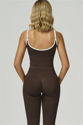 El conjunto de dos piezas de top corto y leggings Prime Line