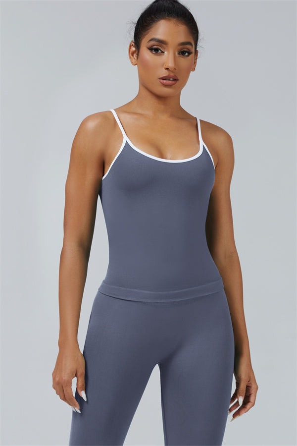 El conjunto de 2 piezas de top corto y leggings Elevate