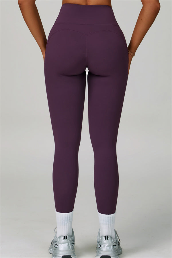 Conjunto de 2 piezas de leggings y sujetador deportivo de cuello halter atrevido