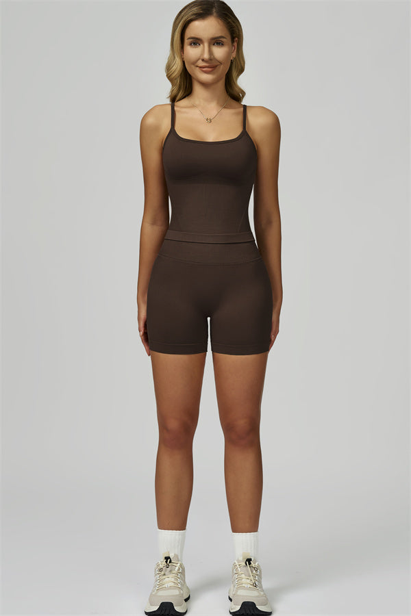 El conjunto de dos piezas Prime Crop Top y shorts