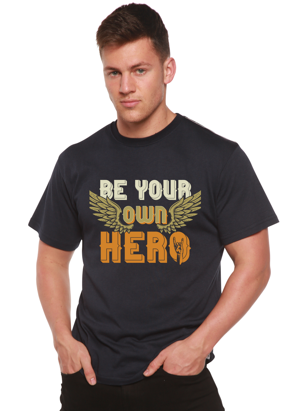 Camiseta gráfica de manga corta de bambú/algodón orgánico para hombre "Sé tu propio héroe"