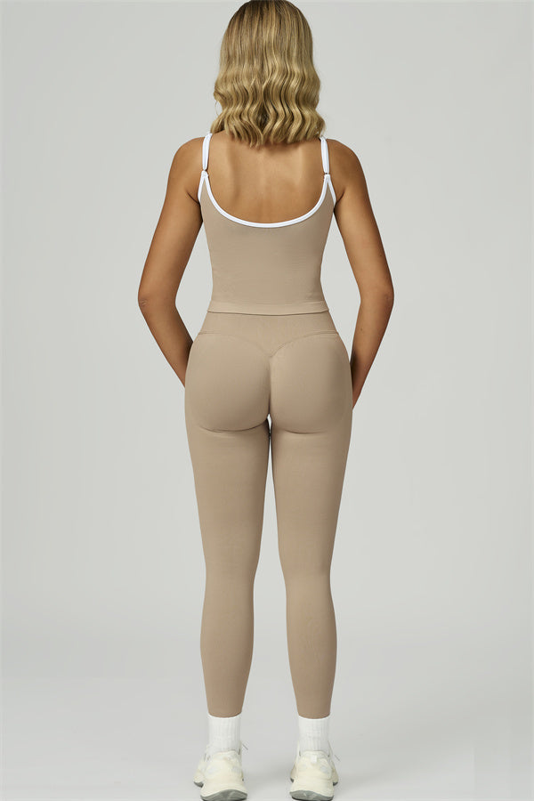El conjunto de dos piezas de top corto y leggings Prime Line