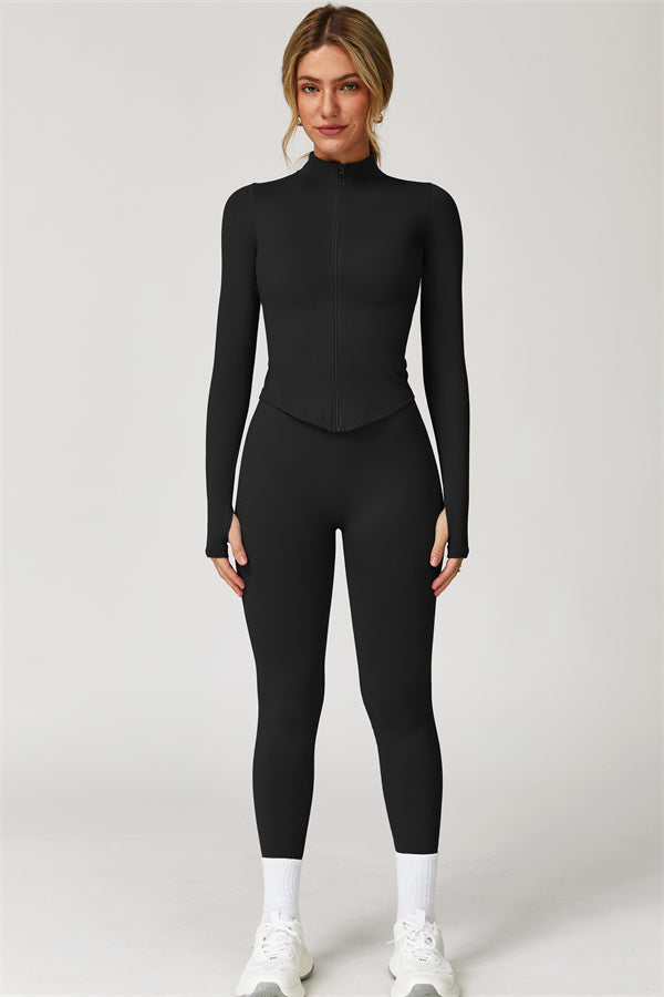 El conjunto de 3 piezas de chaqueta, sujetador deportivo y leggings Delight