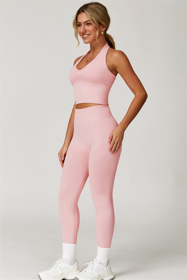 El conjunto de 3 piezas de chaqueta, sujetador deportivo y leggings Delight
