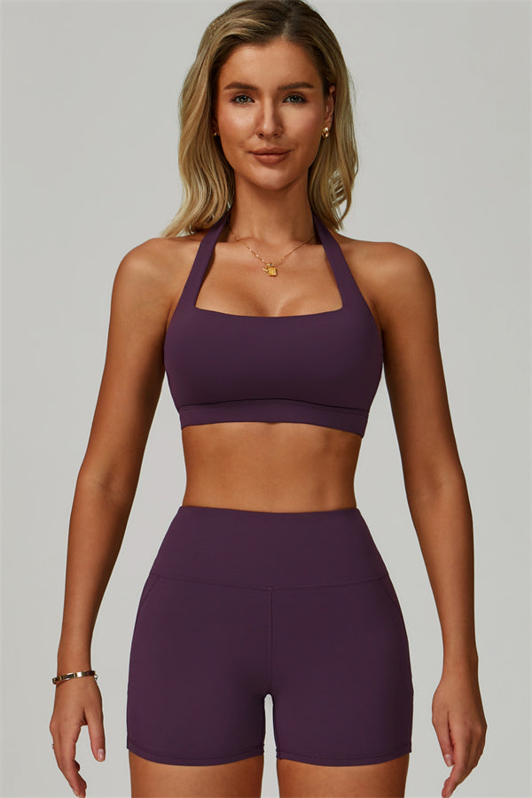 Conjunto de 2 piezas de shorts y top deportivo halter atrevido