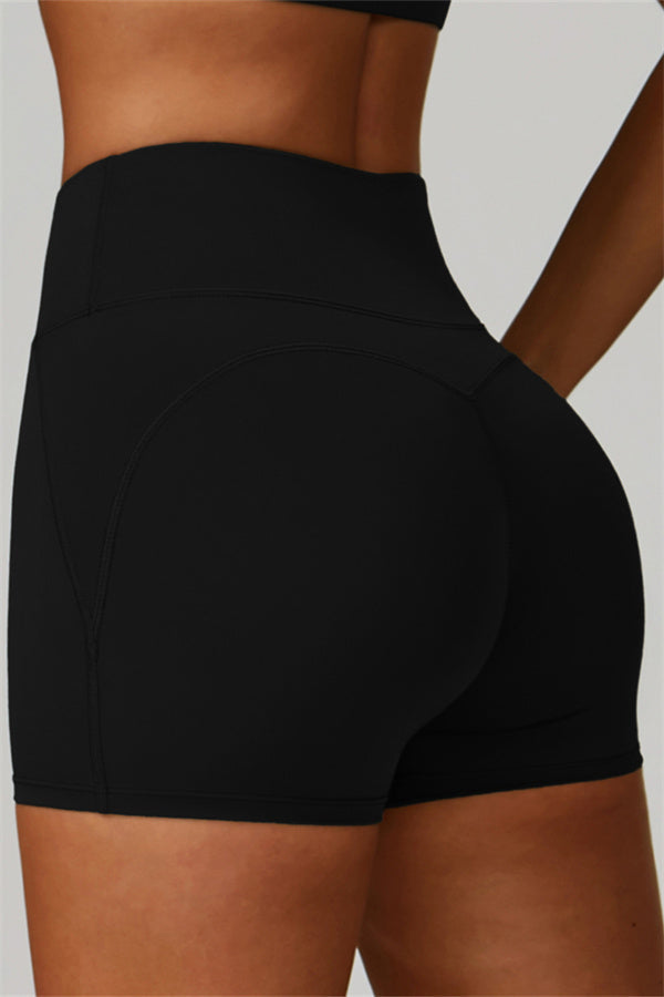 Conjunto de 2 piezas de shorts y top deportivo halter atrevido