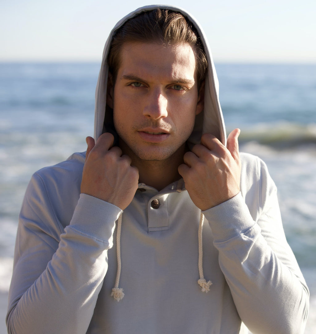 Sudadera con capucha de felpa de viscosa de bambú estilo Henley para hombre