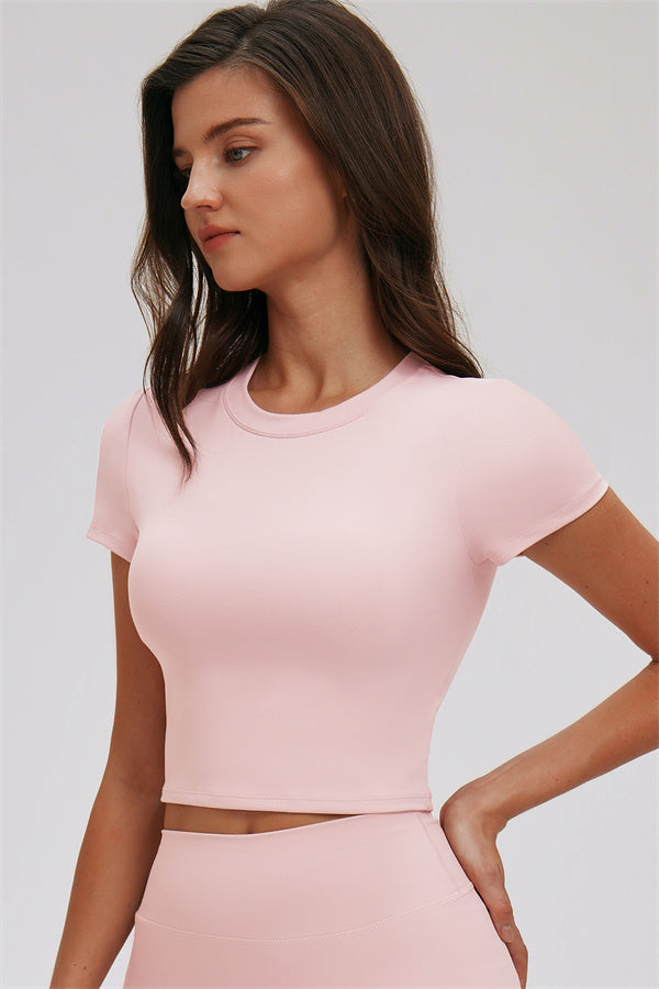 El conjunto de dos piezas Svelte de camiseta y leggings