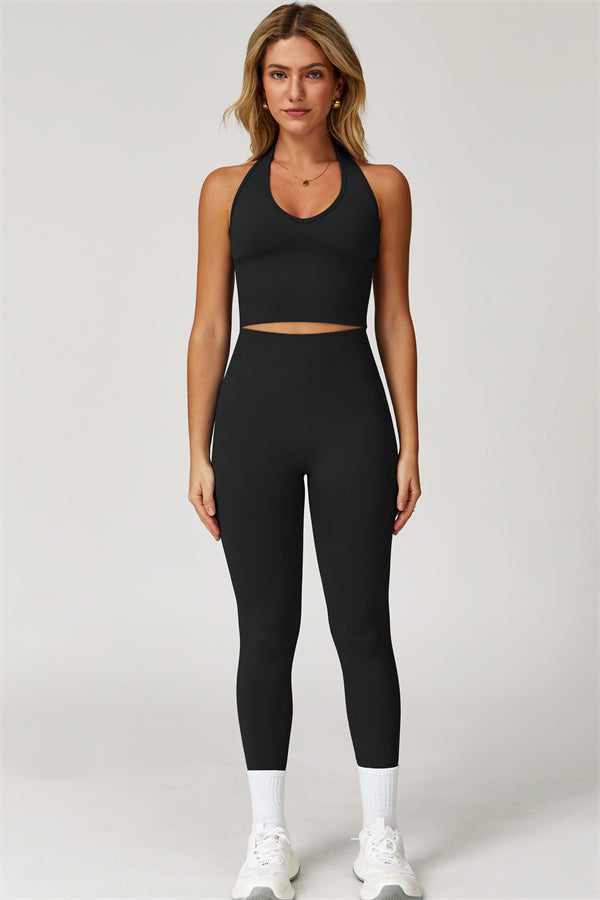 El conjunto de 3 piezas de chaqueta, sujetador deportivo y leggings Delight
